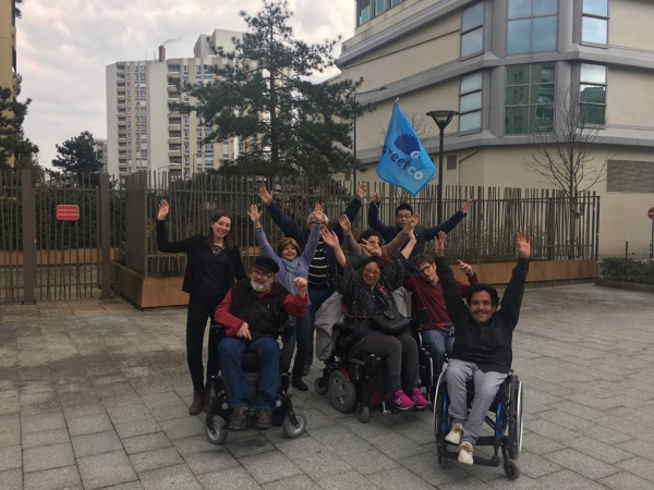 Photo des adhérents APF France handicap participants à des marches exploratoires avec StreetCo